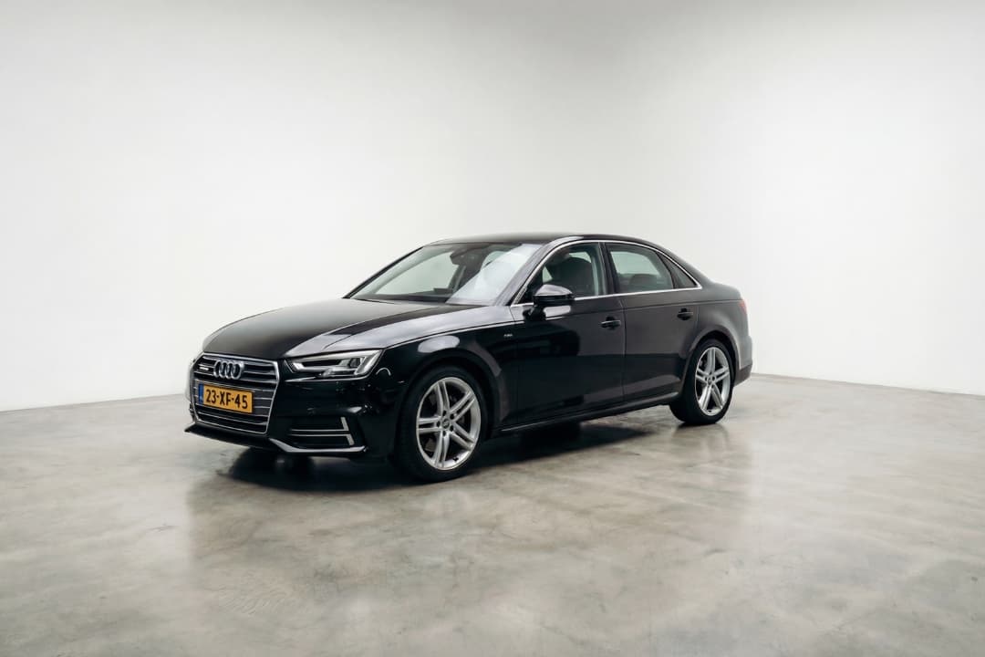 Audi A4 na transformatie met studio witte achtergrond